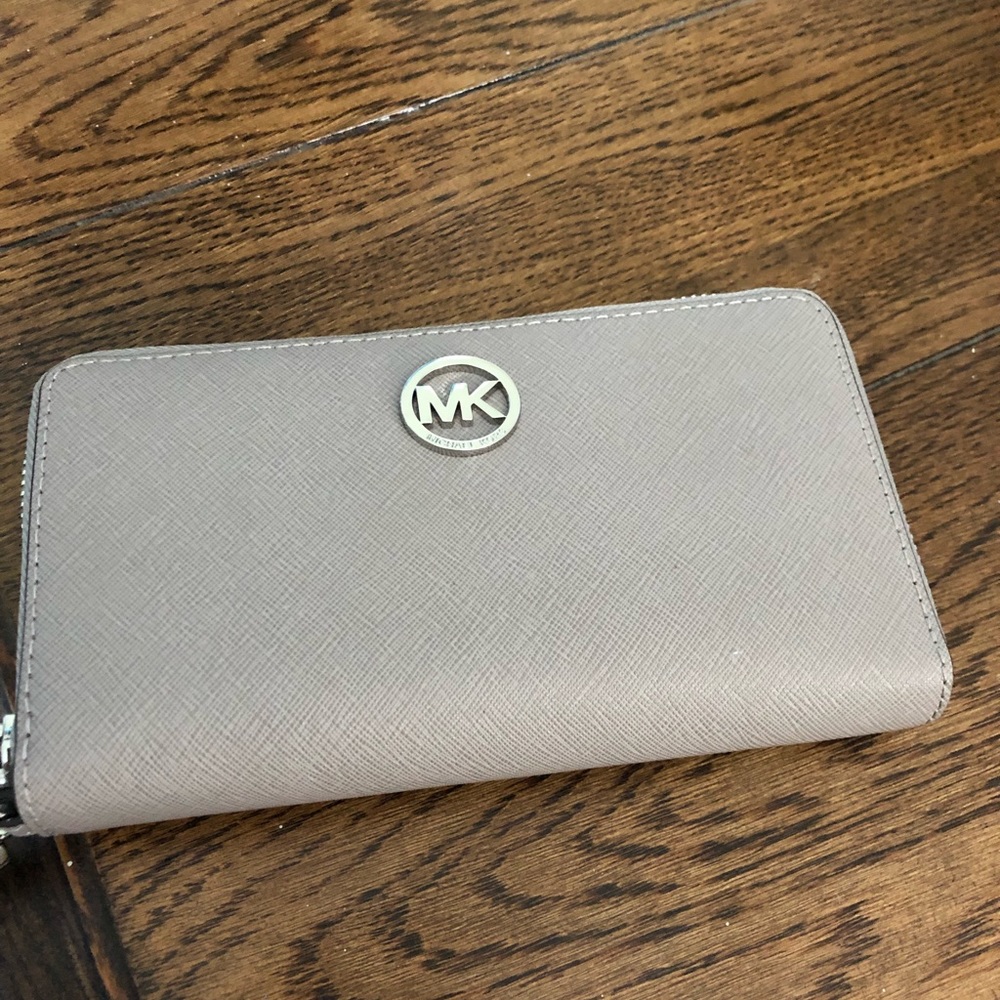 Brand new Michael Kors wallet